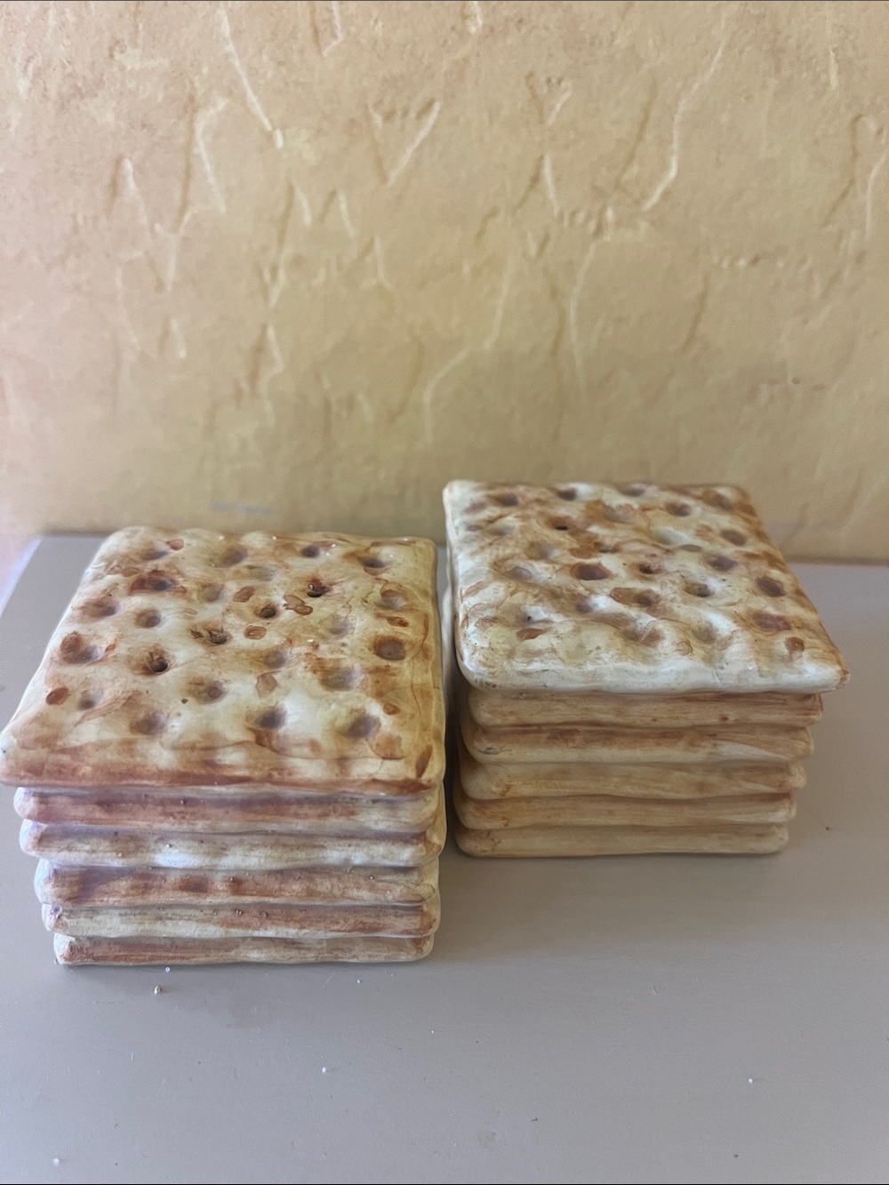 Saltine Cracker salt &pepper
